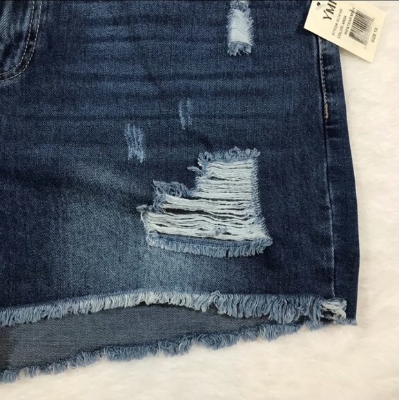 NWT YMI dream jean medium wash distressed short 13 - Picture 7 of 12